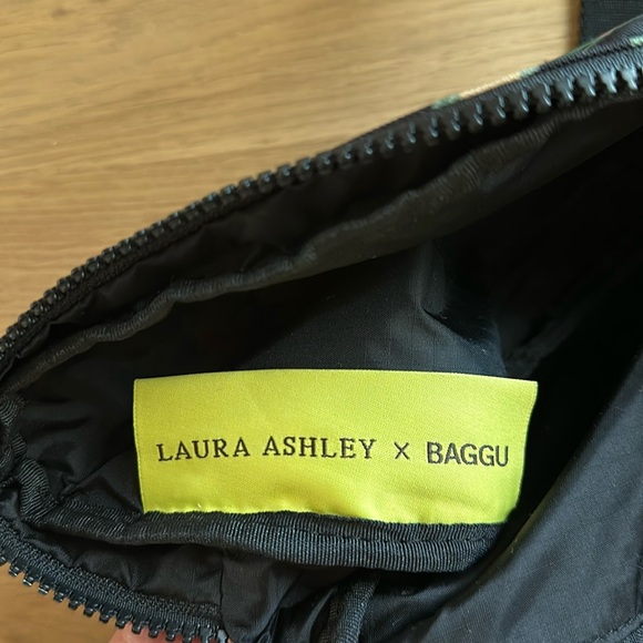 Laura Ashley X Baggu Collab. Fanny Pack. - Picture 6 of 6